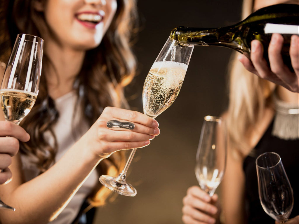 Comparing Non-Alcoholic and Alcoholic Sparkling Wine: Flavor Profiles and Surprises